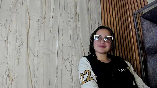 Cherry  Hot online show from November 26, 2025, 5:40 am