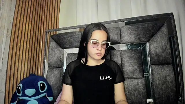 Cherry  Hot online show from October 24, 2025, 10:20 pm