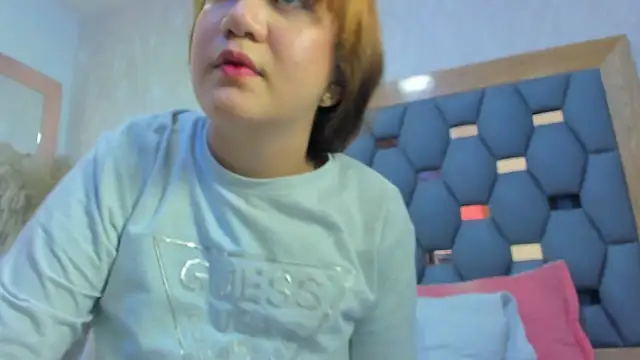 juliette pretty  online show from February 25, 2026, 8:19 pm