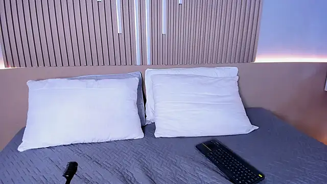 Snapshot of Camile_cute chatting on February 13, 2026, 6:19 pm Camile cute online show from February 13, 2026, 6:19 pm