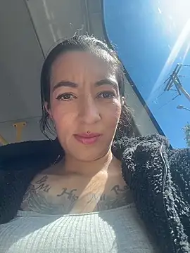 SALOME KORLAND online show from December 17, 2025, 6:57 pm