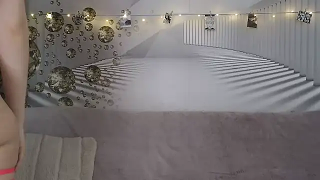 Snapshot of EvoletteLouLou chatting on March 3, 2026, 9:38 am EvoletteLouLou online show from March 3, 2026, 9:38 am