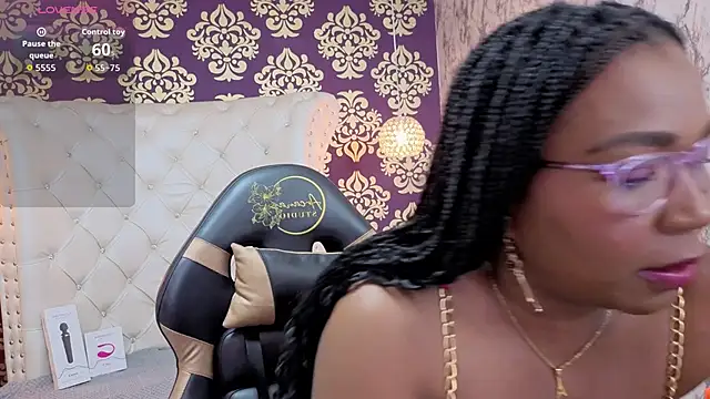 Tyra Fox online show from September 30, 2025, 3:23 am