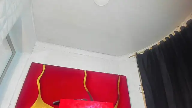 Snapshot of chaniesmith69x chatting on May 5, 2026, 4:48 am chaniesmith69x online show from May 5, 2026, 4:48 am