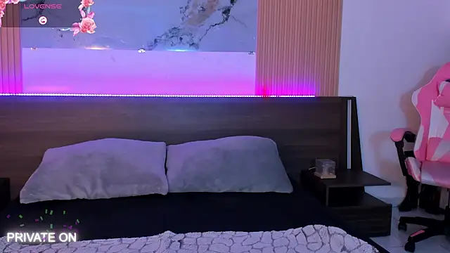 samanthaa moon online show from July 12, 2026, 8:31 pm