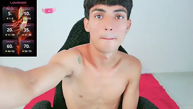 Thommy cute online show from March 26, 2026, 2:37 pm