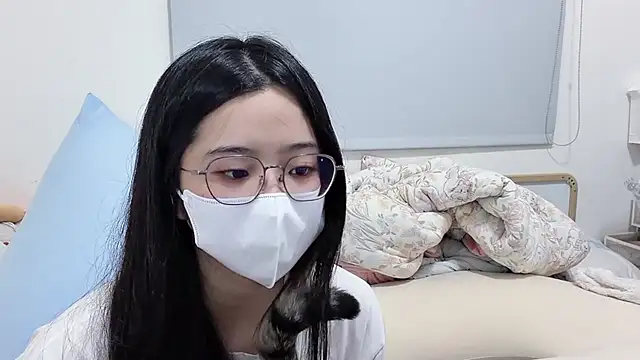 Snapshot of LHeart chatting on June 8, 2026, 1:55 pm LHeart online show from June 8, 2026, 1:55 pm