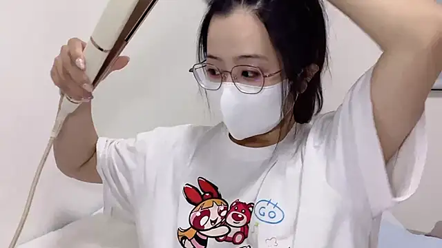 LHeart online show from October 14, 2025, 3:34 pm