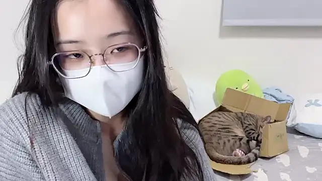 LHeart online show from October 23, 2025, 2:49 pm