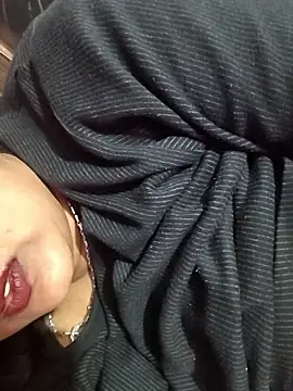 ranisingh1234 online show from January 7, 2026, 2:11 pm