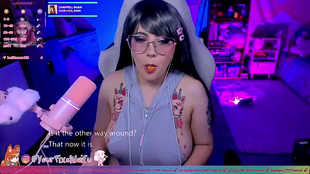 Snapshot of AlyssaRomanova chatting on October 17, 2025, 2:48 am AlyssaRomanova online show from October 17, 2025, 2:48 am