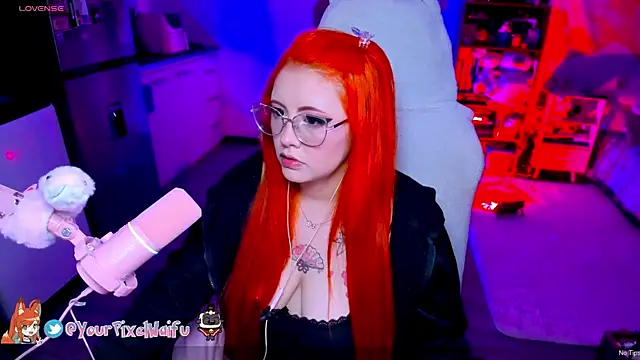 Snapshot of AlyssaRomanova chatting on October 5, 2025, 2:35 am AlyssaRomanova online show from October 5, 2025, 2:35 am