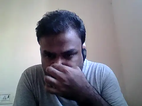 sree4143 online show from October 8, 2025, 5:20 am