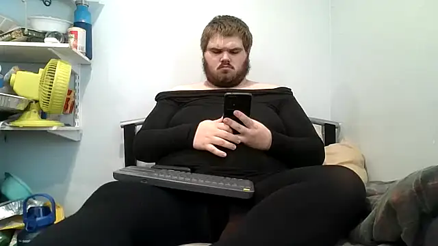 Snapshot of alexthe9t chatting on November 11, 2025, 8:14 pm alexthe9t online show from November 11, 2025, 8:14 pm