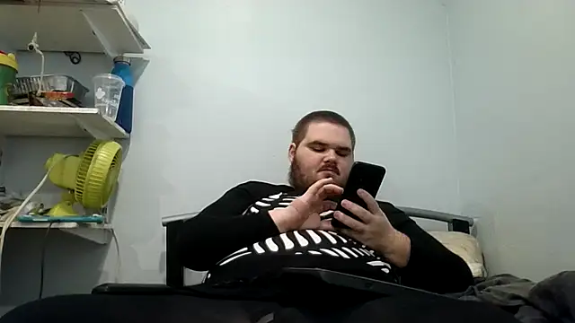 Snapshot of alexthe9t chatting on December 3, 2025, 7:02 pm alexthe9t online show from December 3, 2025, 7:02 pm