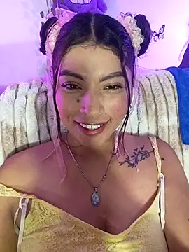 Snapshot of Fox_Roxxan chatting on June 28, 2026, 2:18 am Fox Roxxan online show from June 28, 2026, 2:18 am