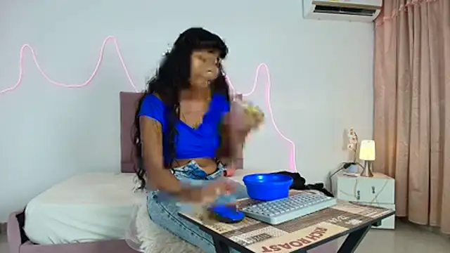 Andre lezcano online show from February 12, 2026, 7:57 pm