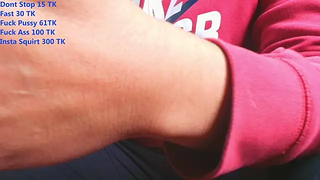 Snapshot of couplelove543 chatting on October 3, 2025, 12:39 pm couplelove543 online show from October 3, 2025, 12:39 pm