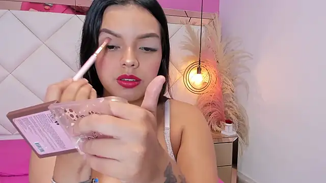 Lucianaa Collins online show from October 27, 2025, 1:12 pm