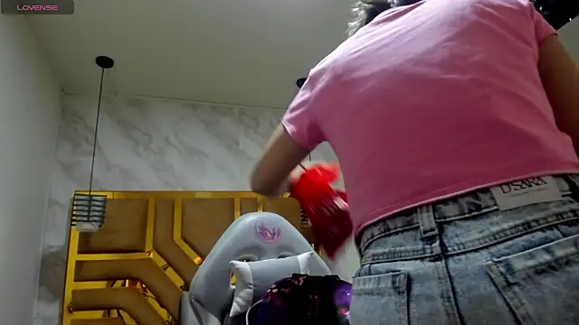 Luciifeer  online show from December 19, 2025, 3:25 pm