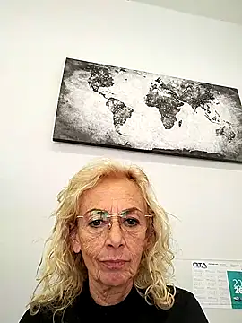 Snapshot of clarabell4 chatting on April 23, 2026, 12:29 pm clarabell4 online show from April 23, 2026, 12:29 pm