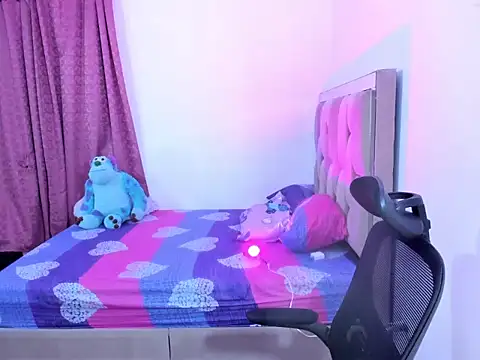 Allisson24 online show from October 25, 2025, 4:11 am