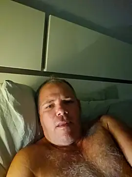 cubanitofeliz40 online show from December 15, 2025, 12:00 pm