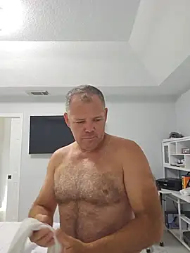 cubanitofeliz40 online show from May 20, 2026, 11:51 am