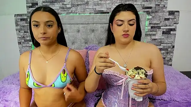 nicolexxaleja online show from November 5, 2025, 8:56 pm