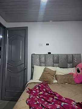 nicolexxaleja online show from April 7, 2026, 10:00 pm