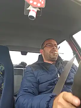 Thomas043 online show from October 28, 2025, 1:43 pm