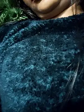 cute radhikaa online show from January 14, 2026, 8:34 pm