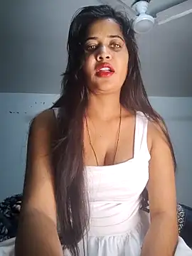 Snapshot of cute_radhikaa chatting on February 8, 2026, 3:37 am cute radhikaa online show from February 8, 2026, 3:37 am