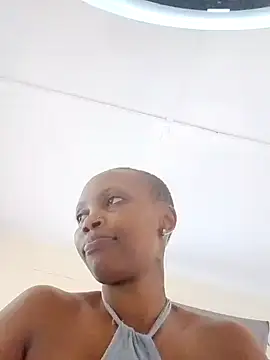 SeffieLucy online show from April 3, 2026, 10:32 am