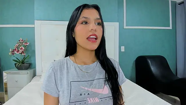 ania gomez online show from November 18, 2025, 3:15 pm