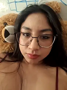 honeysweet111 online show from May 13, 2026, 6:31 am