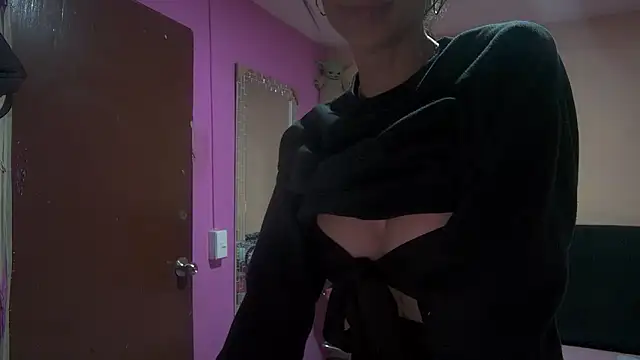 lolateton online show from March 11, 2026, 2:38 am