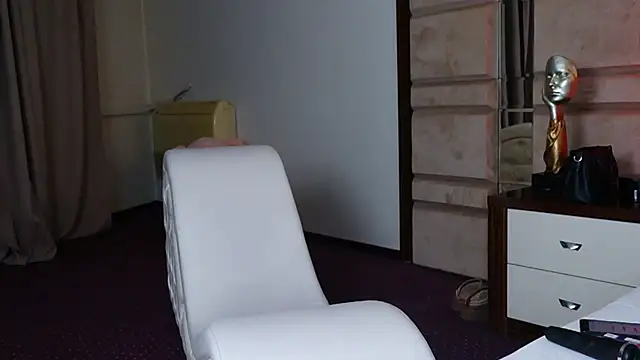 LucyLextonX online show from February 10, 2026, 9:58 pm