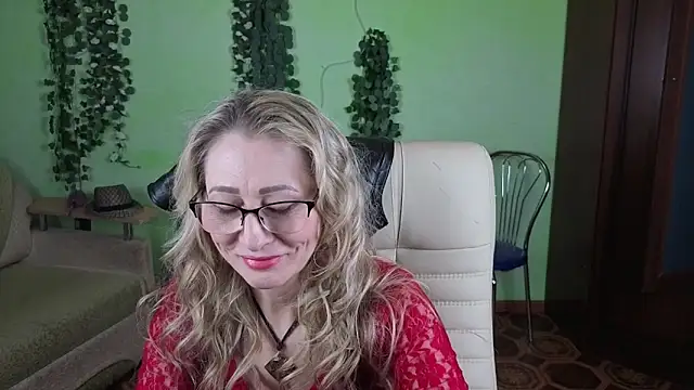 Snapshot of Habibi_Honeyy chatting on February 15, 2026, 2:27 pm Habibi Honeyy online show from February 15, 2026, 2:27 pm