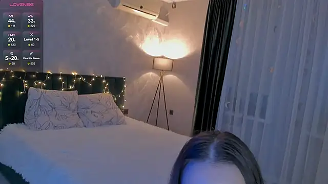 Snapshot of sweete_chantal chatting on February 3, 2026, 2:53 am sweete chantal online show from February 3, 2026, 2:53 am