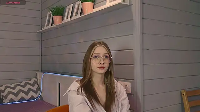 Snapshot of Vikki_wyye chatting on October 9, 2025, 5:30 am Vikki wyye online show from October 9, 2025, 5:30 am