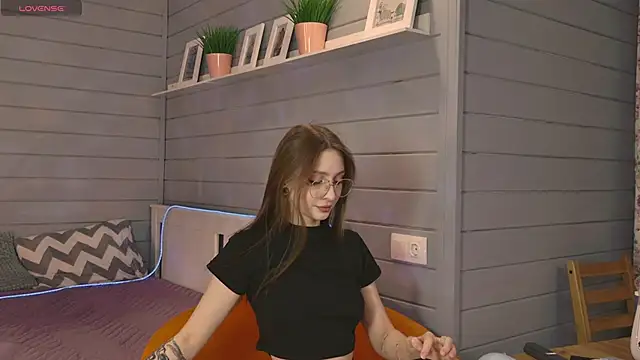 Snapshot of Vikki_wyye chatting on September 24, 2025, 4:08 am Vikki wyye online show from September 24, 2025, 4:08 am