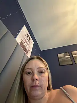 Snapshot of Star-36 chatting on February 21, 2026, 12:29 pm Star-36 online show from February 21, 2026, 12:29 pm