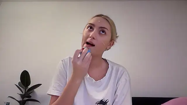 Snapshot of Kitty_Swetty chatting on January 14, 2026, 9:40 pm Kitty Swetty online show from January 14, 2026, 9:40 pm