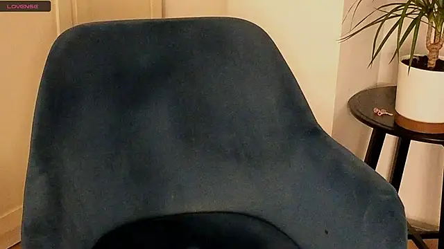 NoFace Model online show from October 9, 2025, 5:13 pm