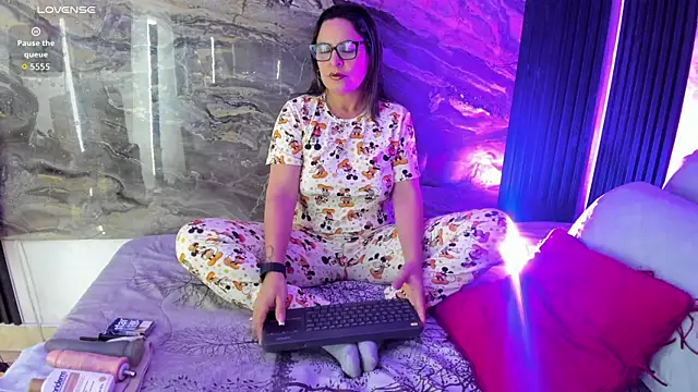 Agatha Pleasure online show from January 7, 2026, 11:48 am