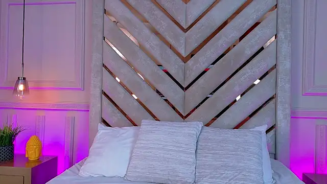 Agatha-Adams online show from November 20, 2025, 2:40 pm