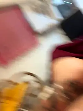 Snapshot of veriteeee_ chatting on September 29, 2025, 12:06 am veriteeee  online show from September 29, 2025, 12:06 am