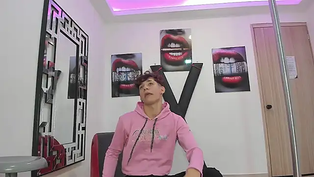 IMPERIAL GUYS01 online show from September 24, 2025, 1:24 am