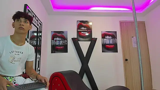 IMPERIAL GUYS01 online show from September 11, 2025, 1:38 am